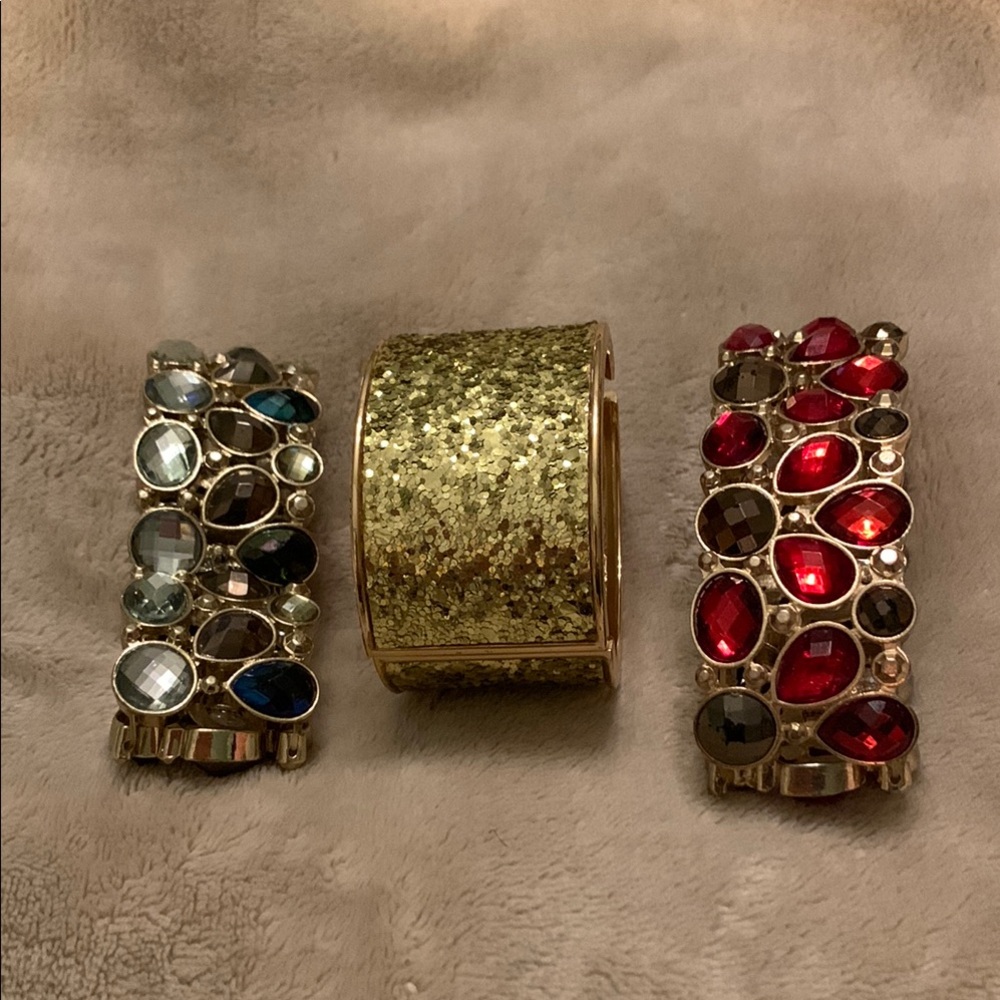 Elegant Gold and multicolored bracelets. Smoke & pet free home.